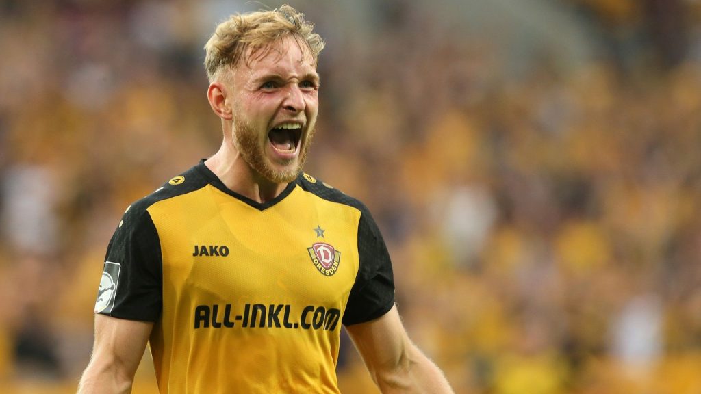 150824 Tony Menzel of Dresden reacts 1920.jpg