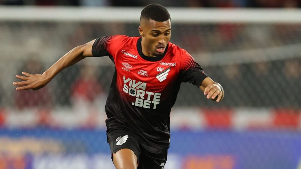 Leozinho-Athletico-aspect-ratio-512-320